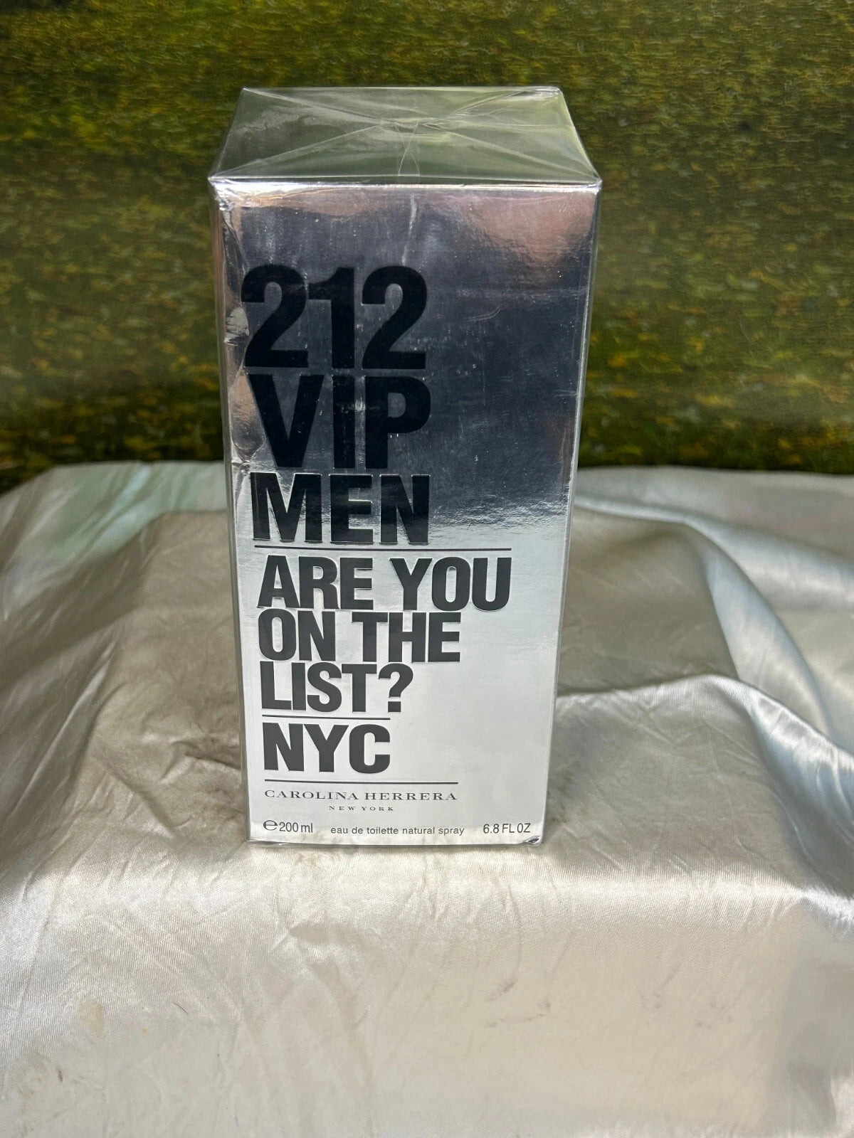 Carolina Herrera 212 VIP Men Eau de Toilette 200ml – New with Box