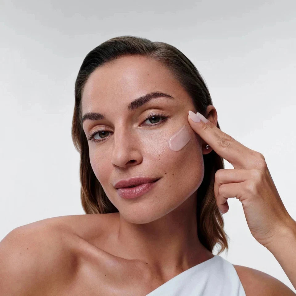 Restorative Peptide Serum – Niacinamide & Hyaluronic Hydration